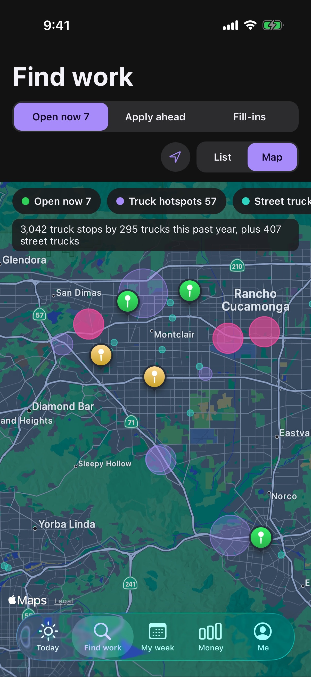 El mapa: espacios abiertos como marcadores, puntos populares de trucks en violeta, trucks de calle en verde azulado, multitudes grandes en rosa